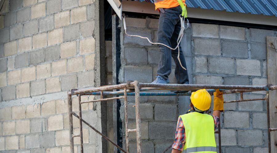 Expert Emergency Roof Repairs services in Shelburn, IN
